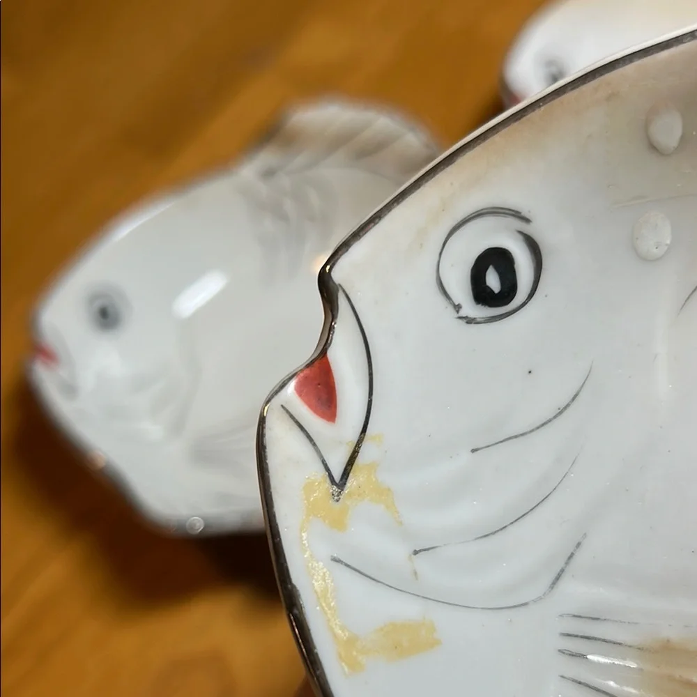 Vintage hand painted Asian style Ceramic Fish Shaped Bowls set of 4